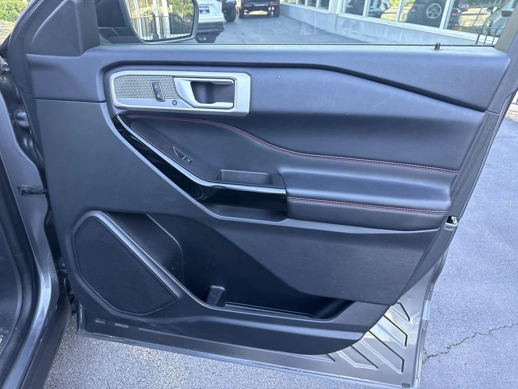 Used 2023 Gray Ford ST-Line image 29