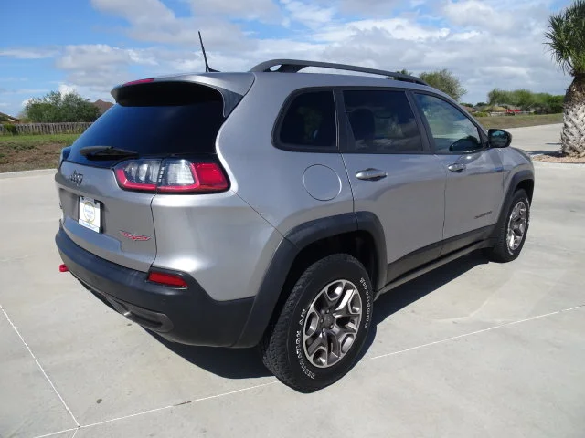 Used 2020 Billet Silver Metallic Jeep Trailhawk image 4