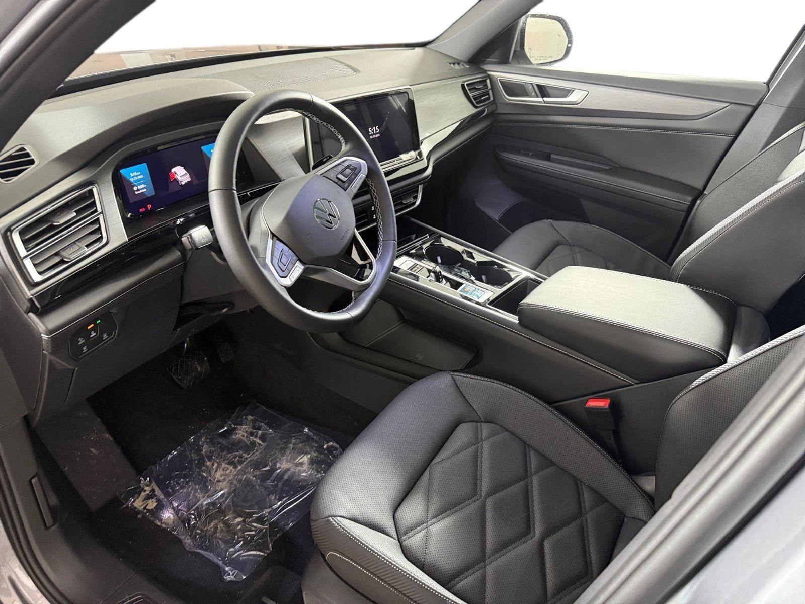 New 2026 SILVER MIST Volkswagen 2.0T SE w/Technology image 2