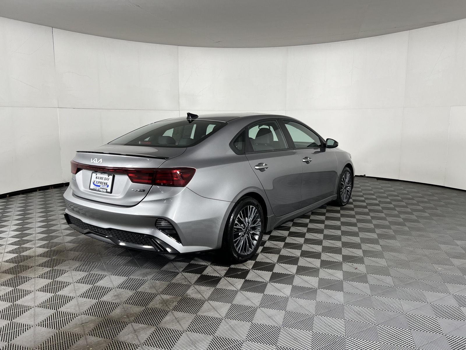 Used 2023 Steel Gray Kia GT-Line image 9