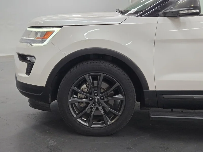 Used 2018 WHITE PLATINUM Ford XLT image 6