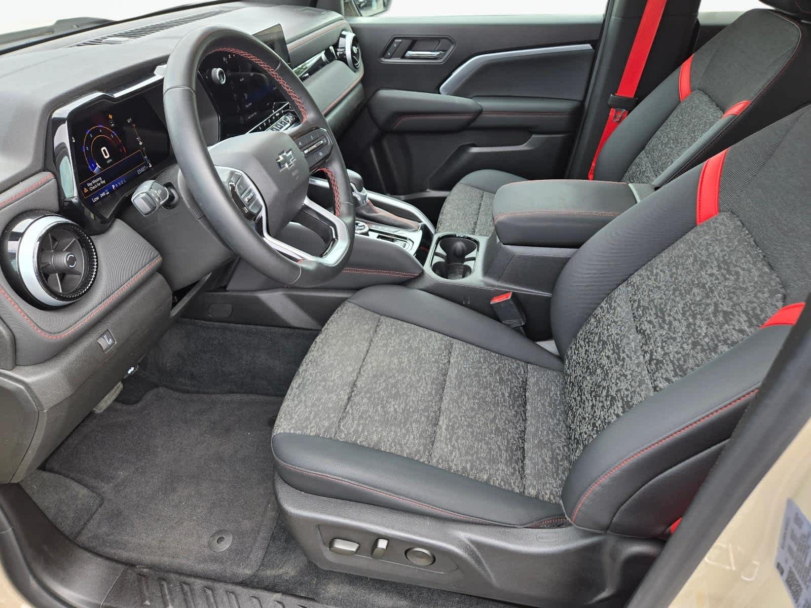 2023 Chevrolet Colorado Z71 - Photo 15