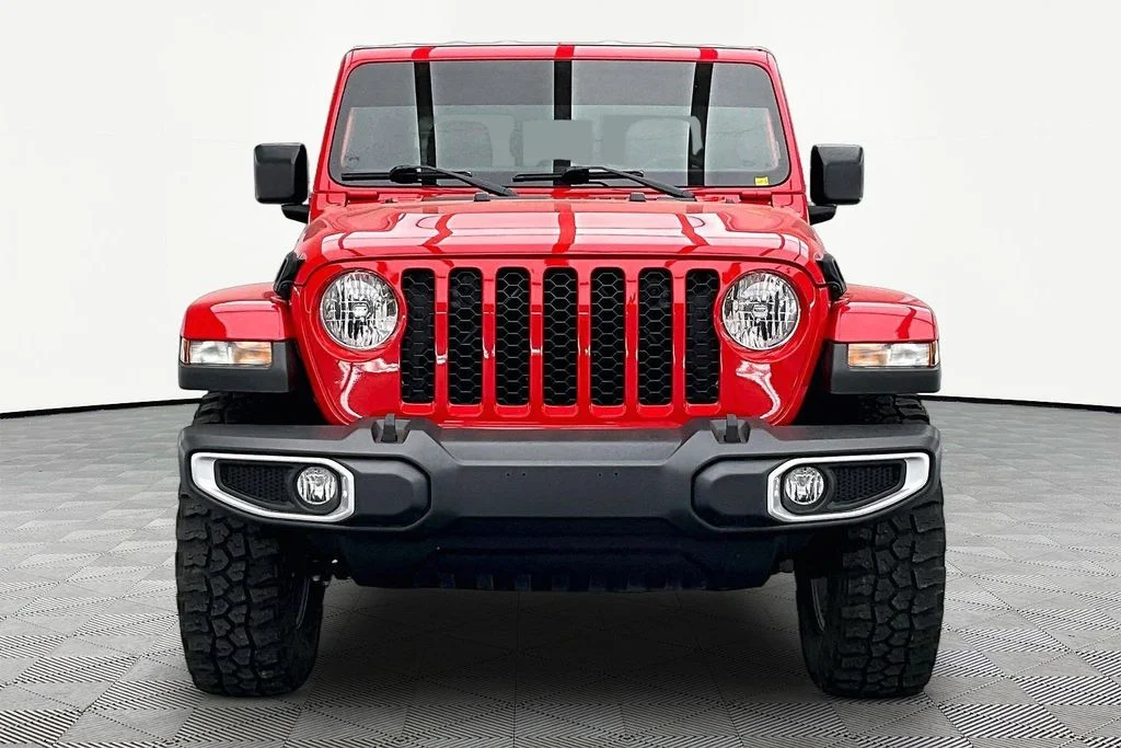 Certified Used 2023 Firecracker Red Clearcoat Jeep Sport S image 3