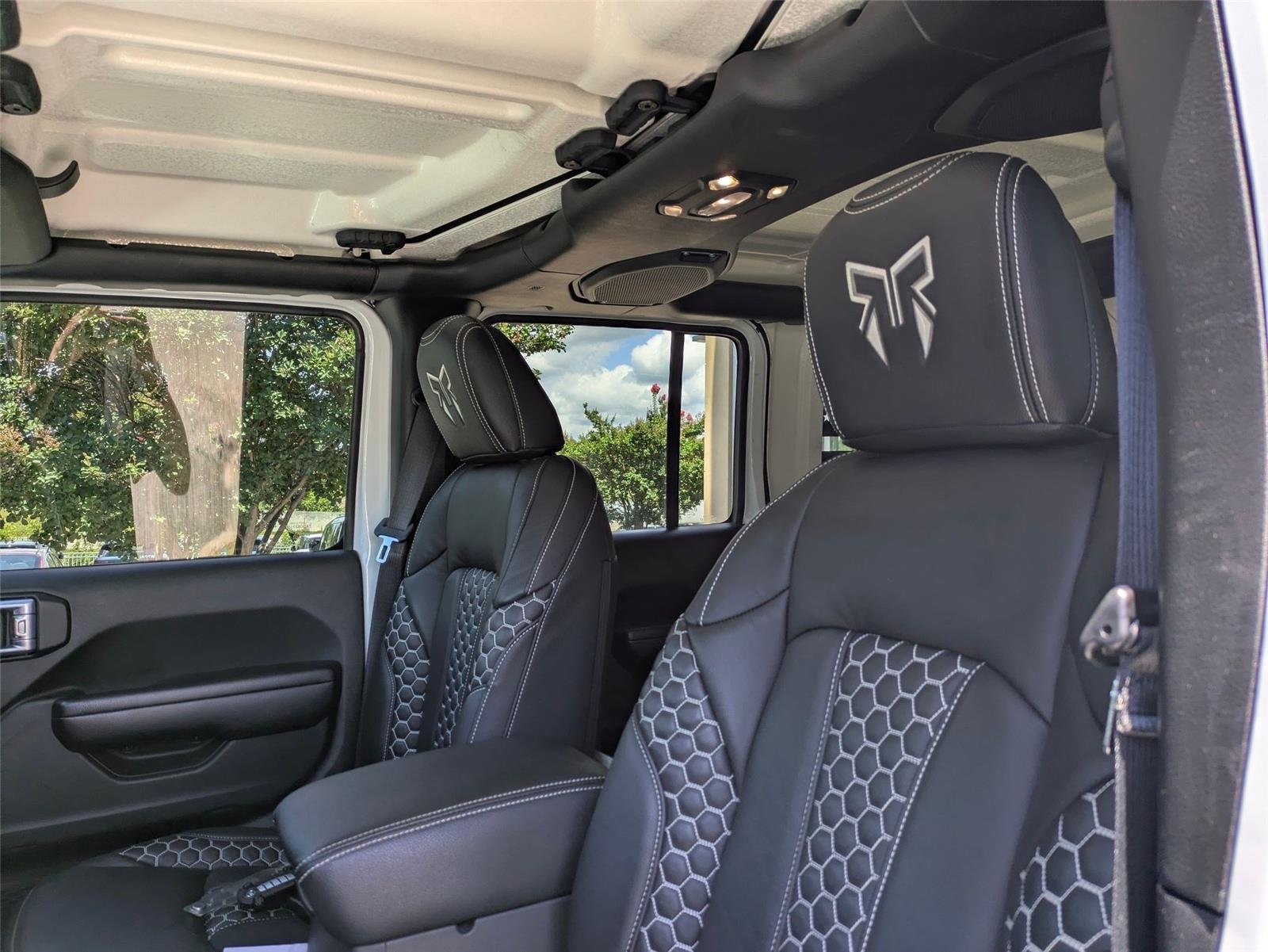Used 2021 Bright White Clearcoat Jeep Unlimited Sport S image 13