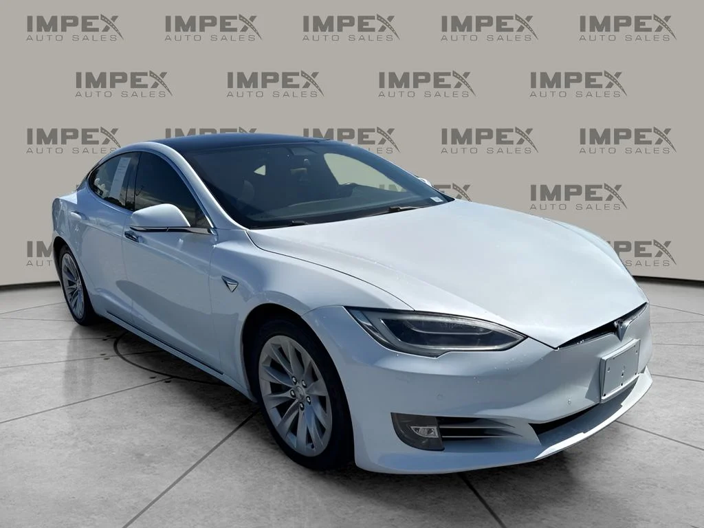 Used 2017  Tesla 75 image 4
