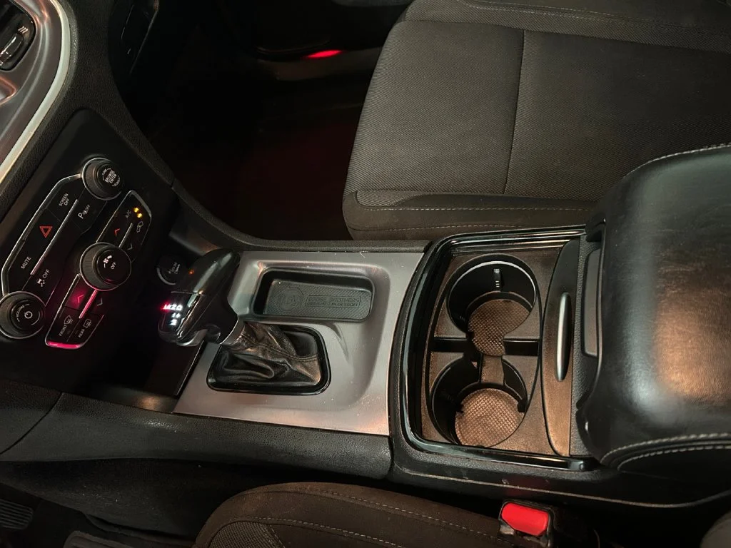 Used 2019 White Dodge SXT image 20