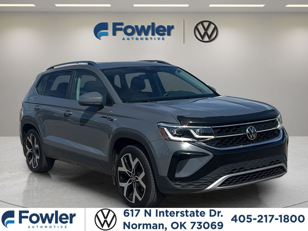 2022 Volkswagen Taos 1.5T SEL 4Motion's photo
