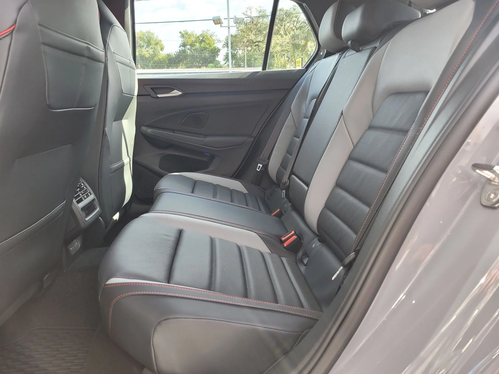 New 2026 Moonstone Gray Volkswagen 2.0T SE image 11