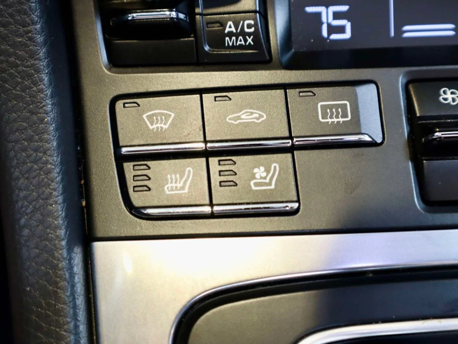 Used 2017 Jet Black Metallic Porsche  image 30