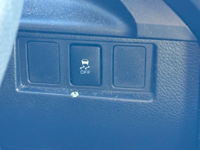 Used 2014 Red Toyota SR image 16