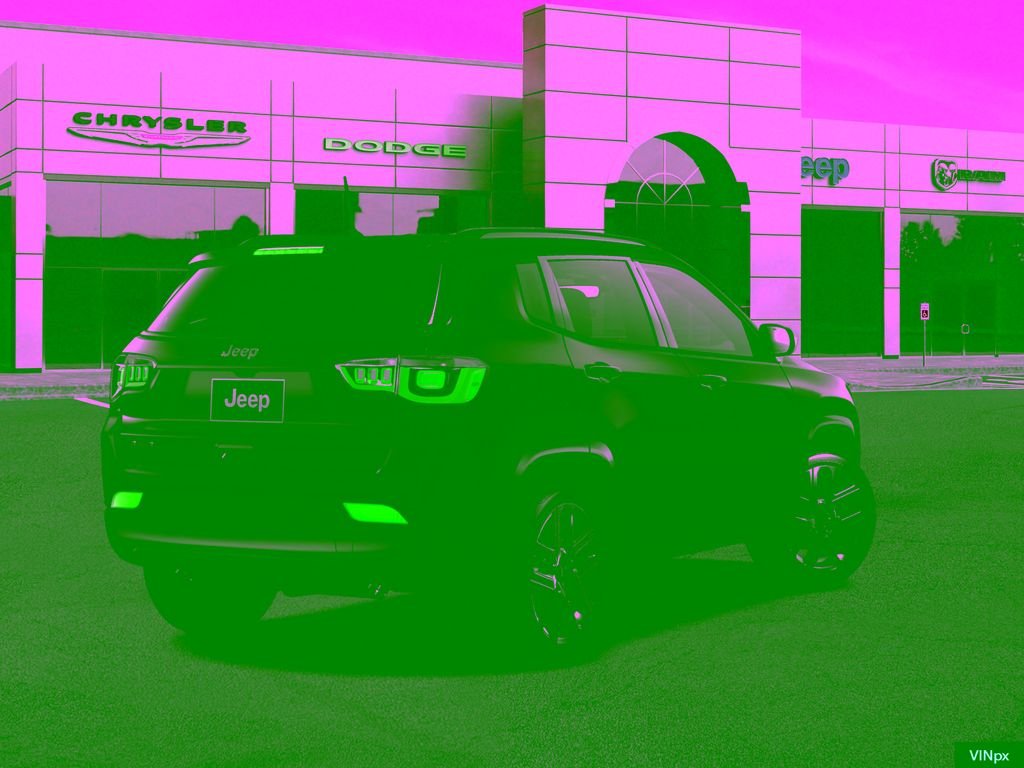 New 2026 Diamond Black Crystal Pearl-Coat Exterior Paint Jeep Limited image 7