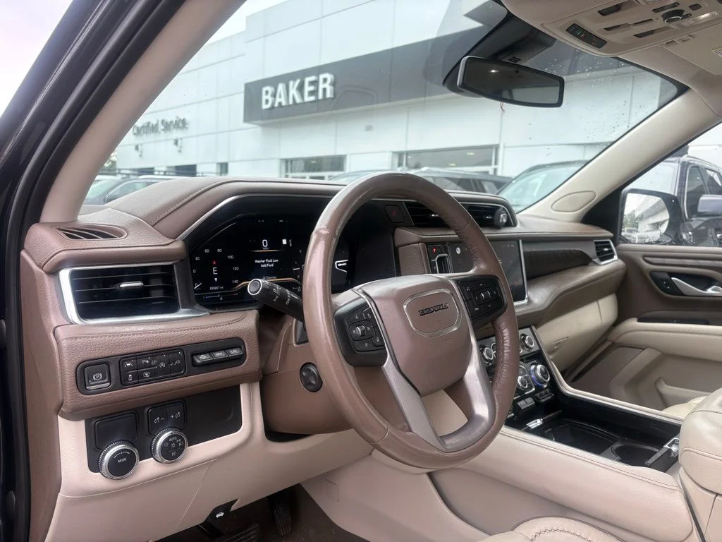 Used 2022 Hunter Green GMC Denali image 14