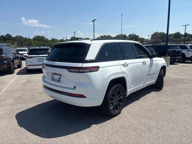 New 2026 Bright White Clear-Coat Exterior Paint Jeep Limited Reserve image 10