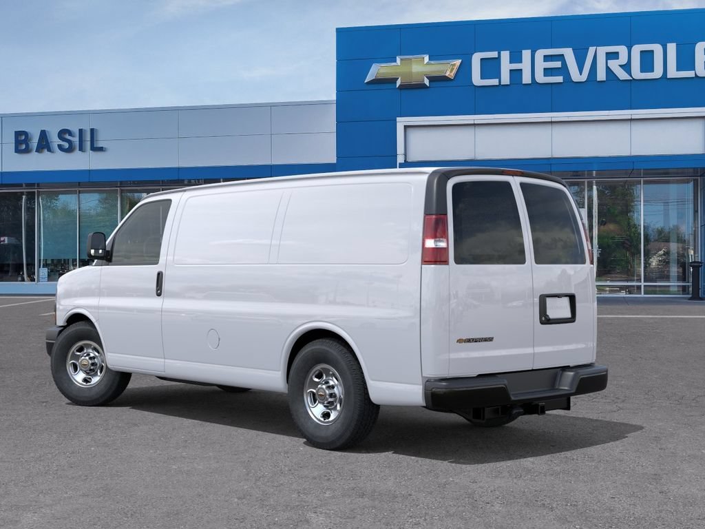 New 2026 Summit White Chevrolet WT image 3