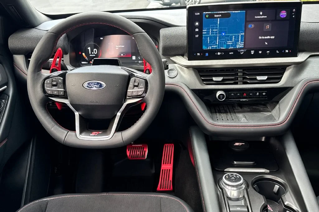 2025 Ford Explorer ST - Photo 14