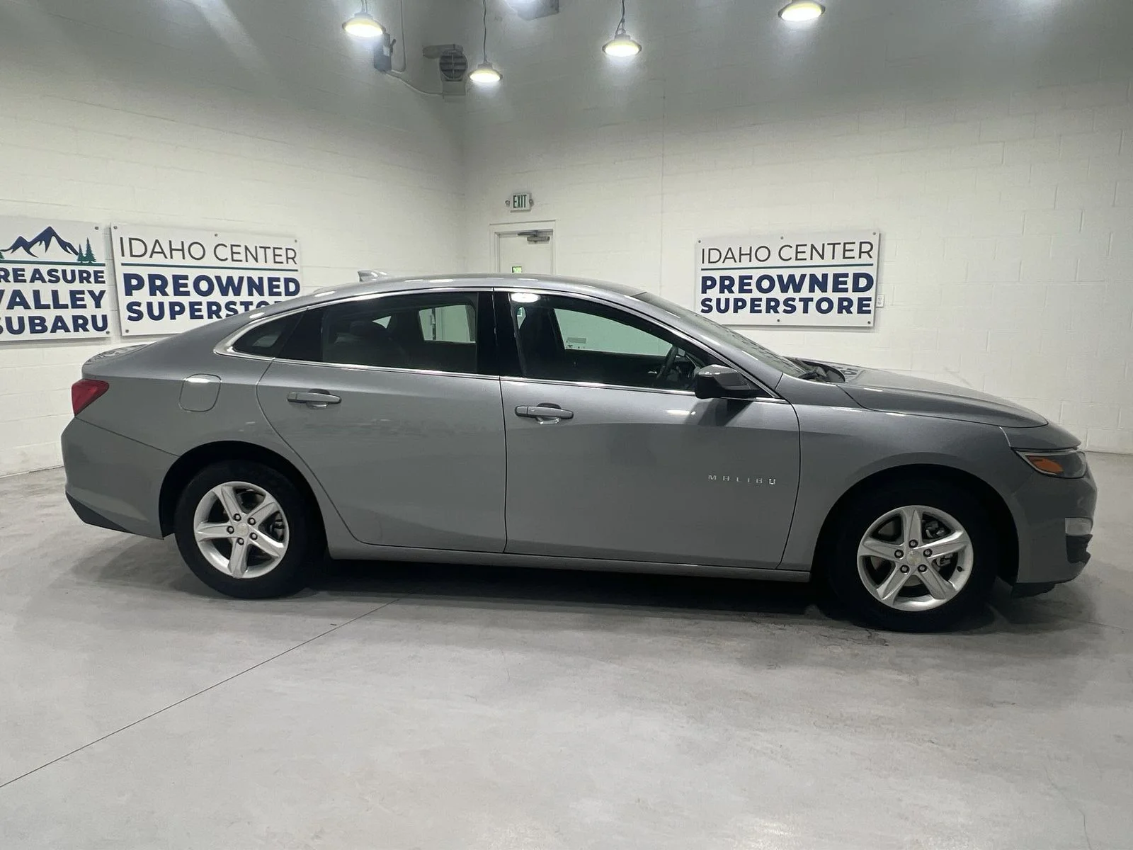 Used 2024 Gray Chevrolet LT image 9
