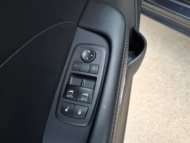 Used 2019 Granite Pearl Coat Dodge SXT image 19
