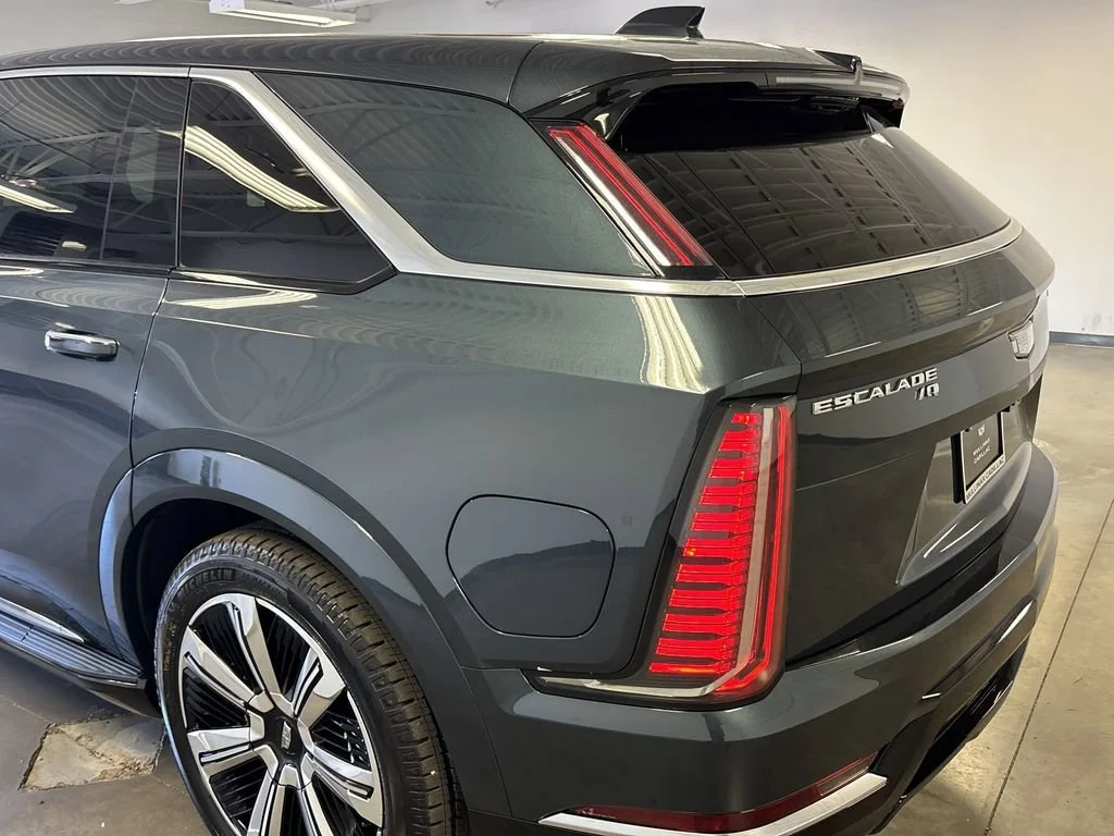 2025 Cadillac Escalade IQ Luxury 1 - Photo 11
