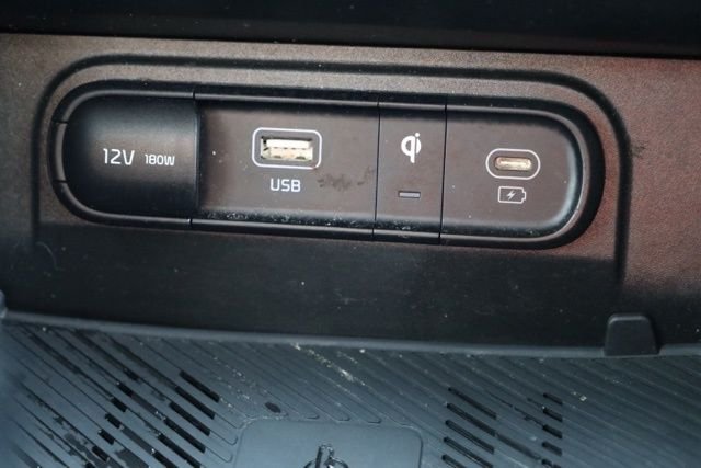 Used 2024 Green Kia X-Line image 31