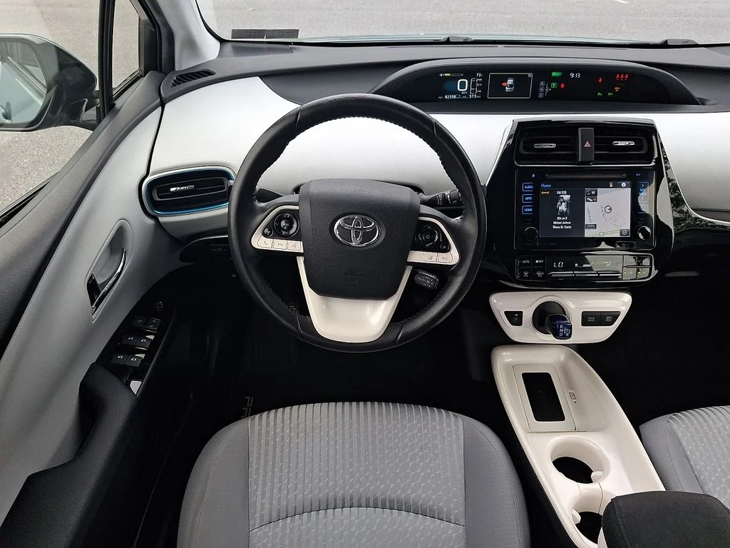 Certified Used 2018 Beige Toyota Three image 11