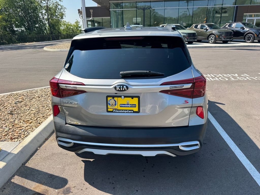 Used 2021 Gray Kia S image 17