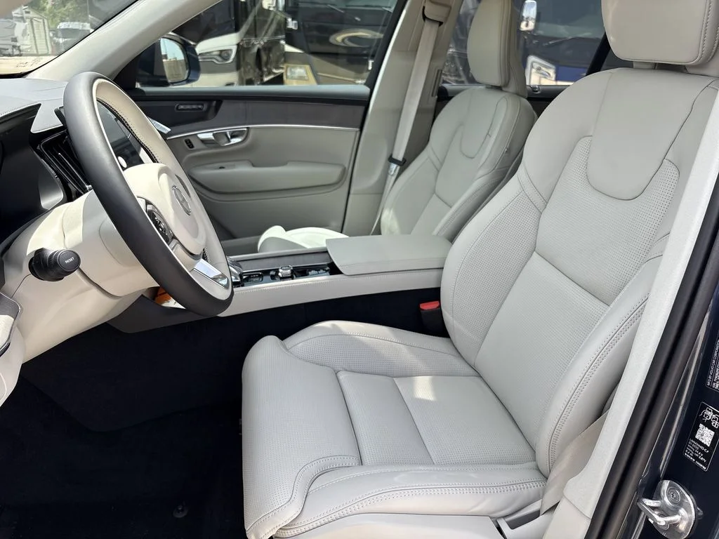 2026 Volvo XC90 Ultra - Photo 13