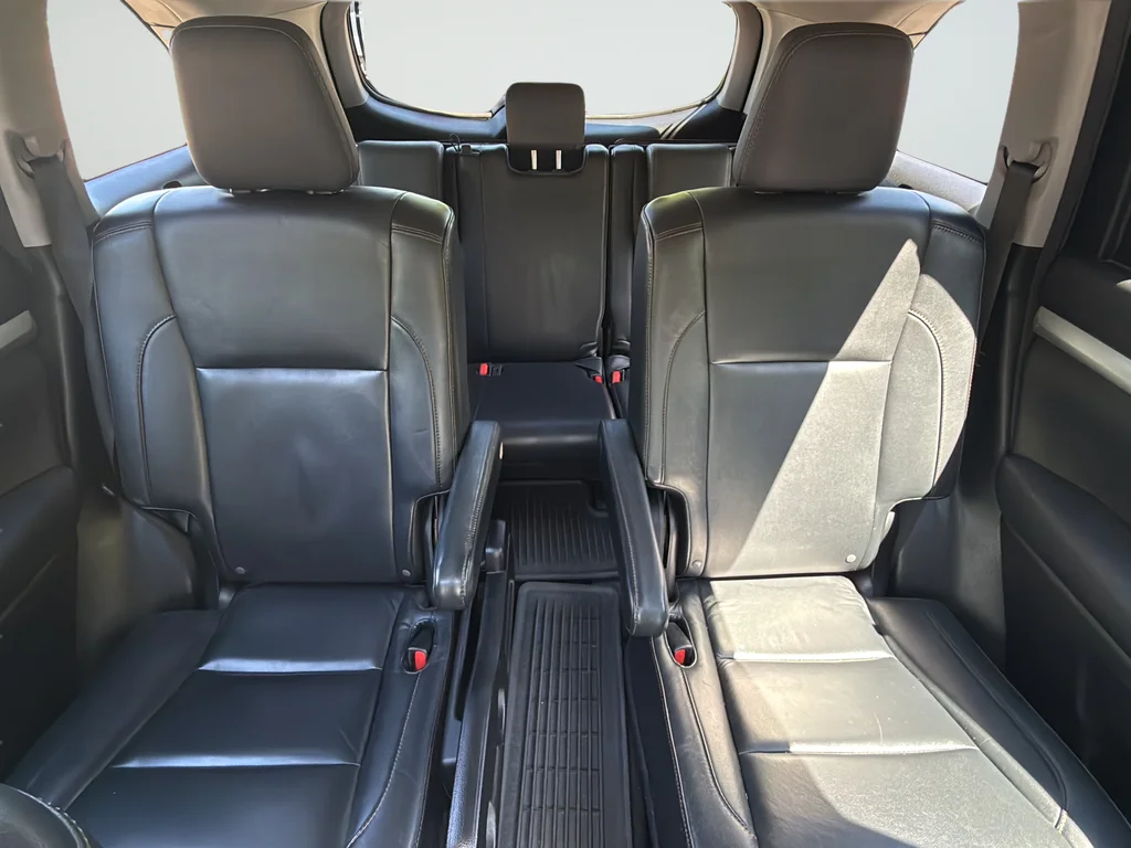 Used 2016 Gray Toyota XLE V6 image 23