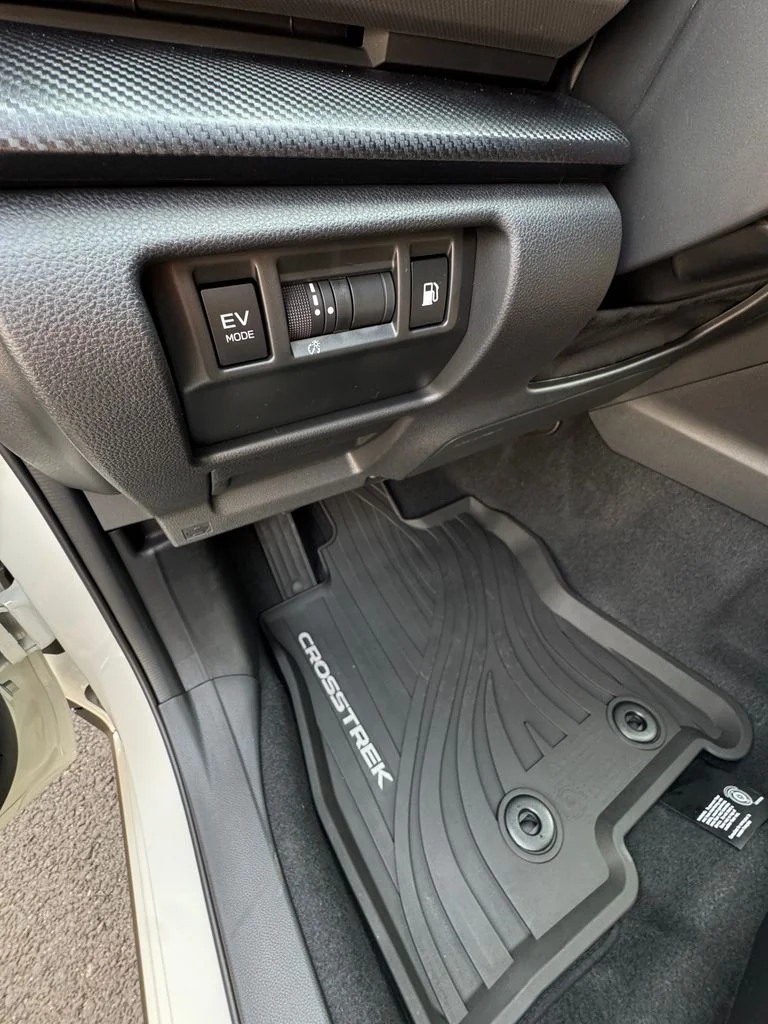 New 2026 CRYSTAL WHITE PEARL Subaru Limited Hybrid image 29