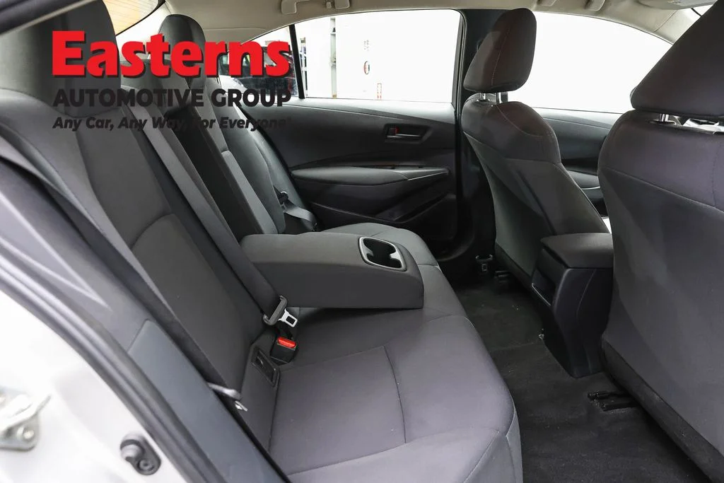 Used 2022 Silver Toyota LE image 22