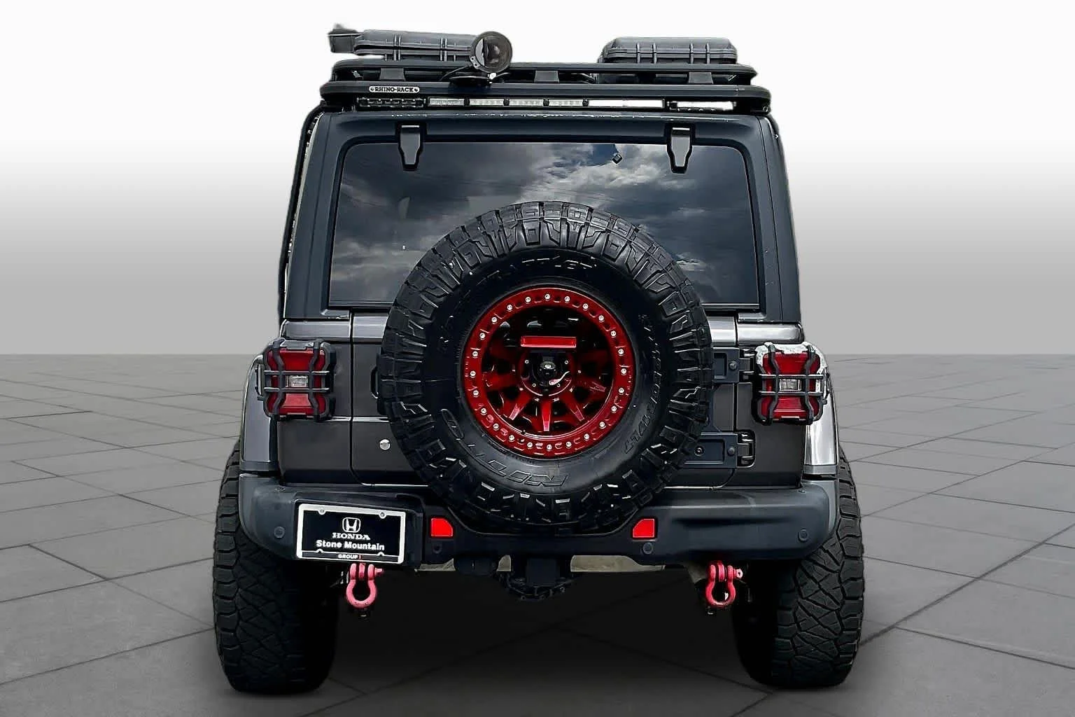 Used 2020 Granite Crystal Metallic Clearcoat Jeep Rubicon image 5