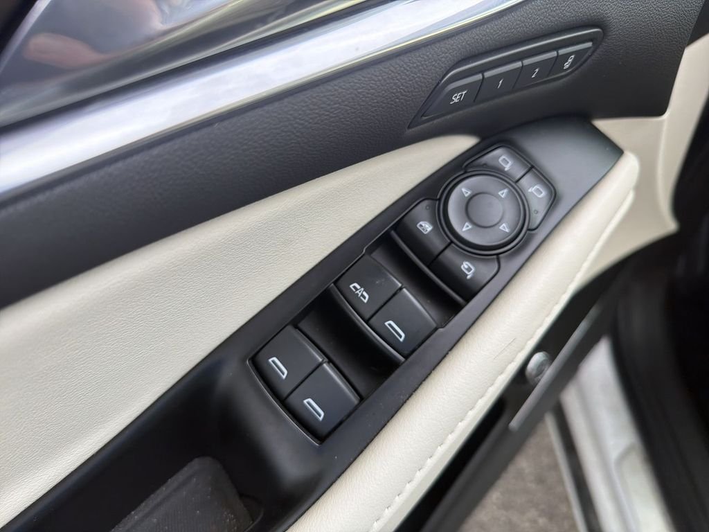 Used 2023 White Buick Avenir image 24