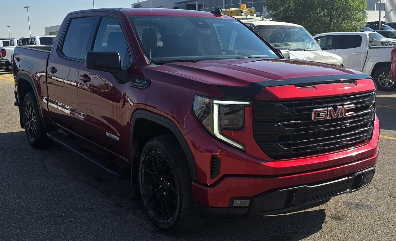 Used 2024 Red Metallic GMC Elevation Crew 5.3L Heated Steering Wheel image 7