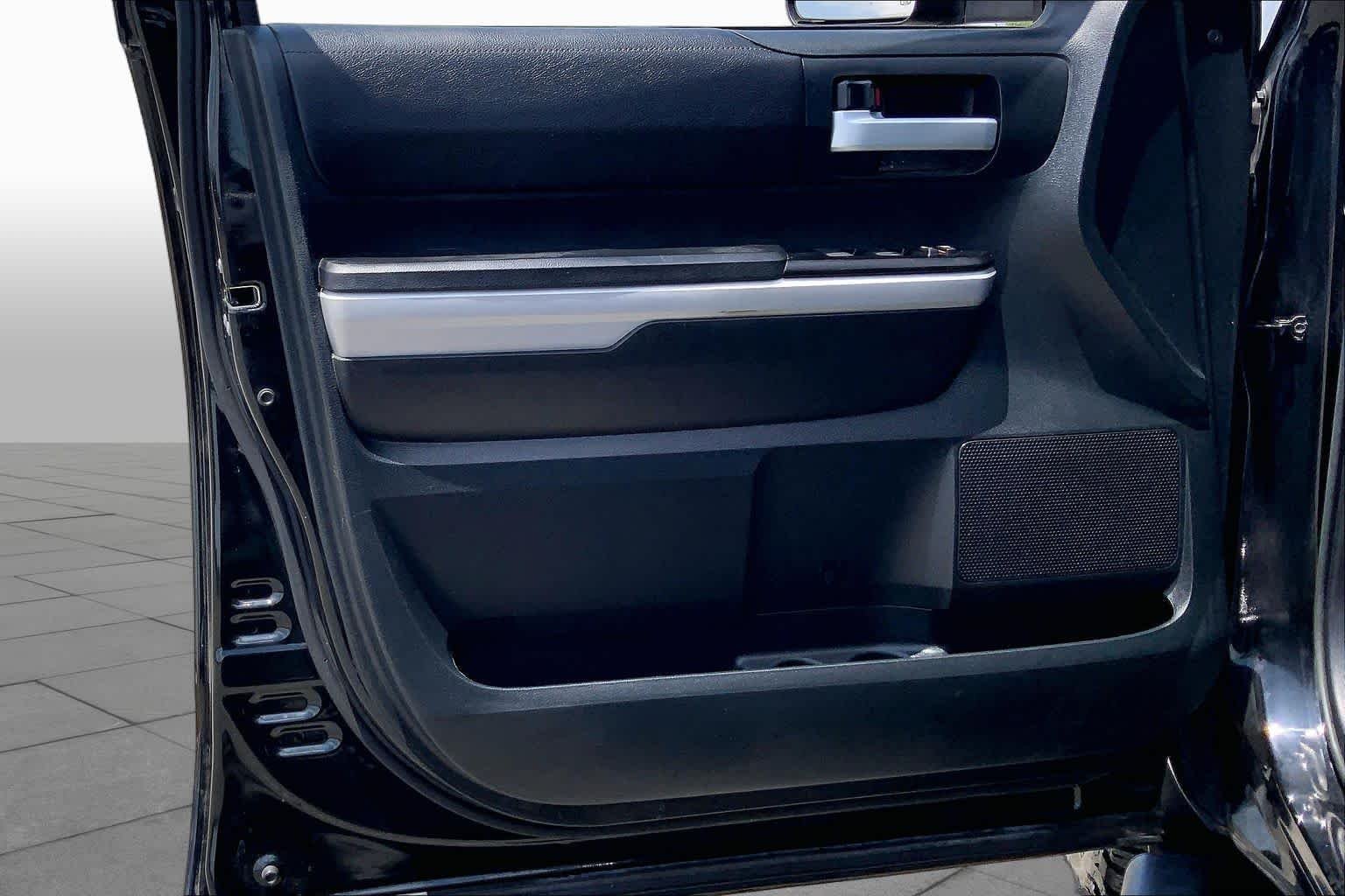Used 2019 Midnight Black Metallic Toyota SR5 image 21
