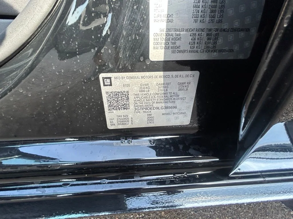 Used 2020 Black GMC SLT image 9