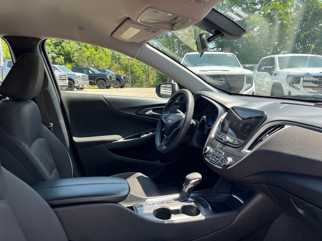 Used 2022 Mineral Gray Metallic Chevrolet LT image 33