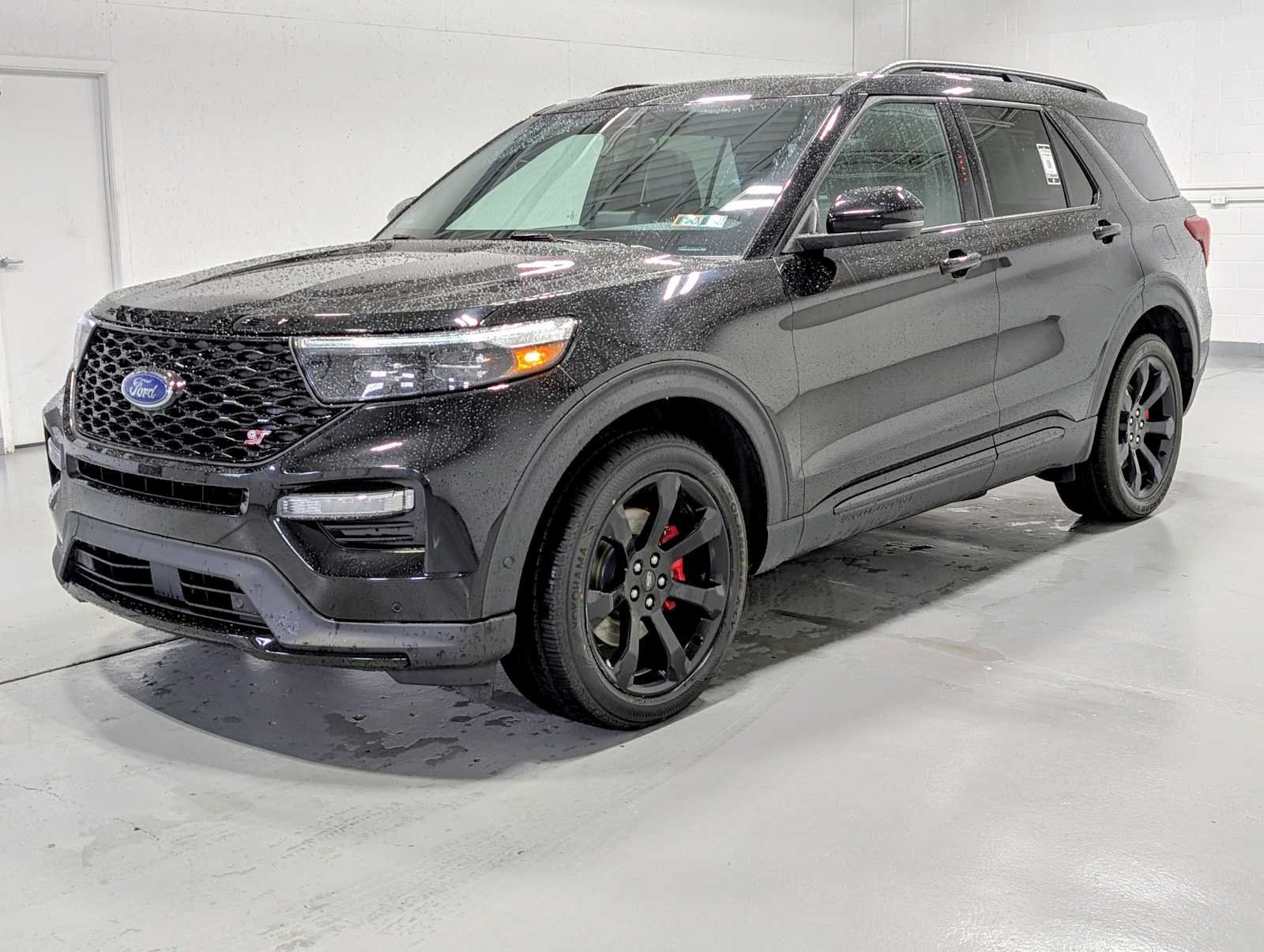 2022 Ford Explorer ST 4WD's photo