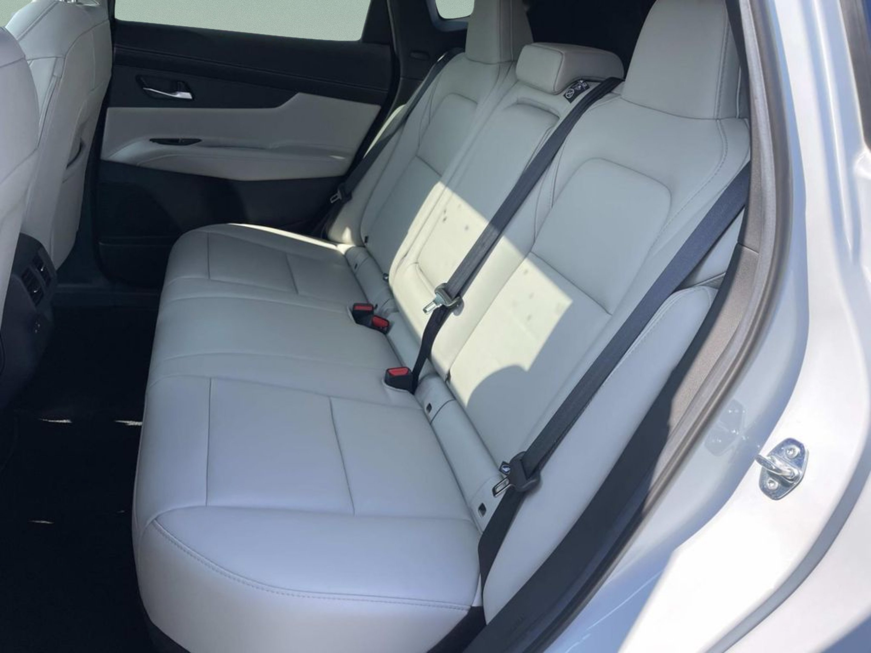 Used 2025 White Nissan SL image 11