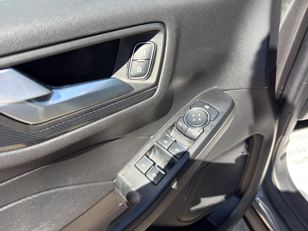 2025 Ford Escape ST-Line - Photo 16