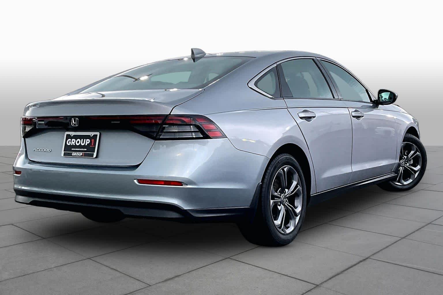 Used 2023 Lunar Silver Metallic Honda EX image 13