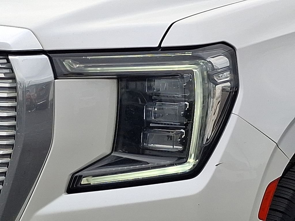 Used 2022 White GMC Denali image 9