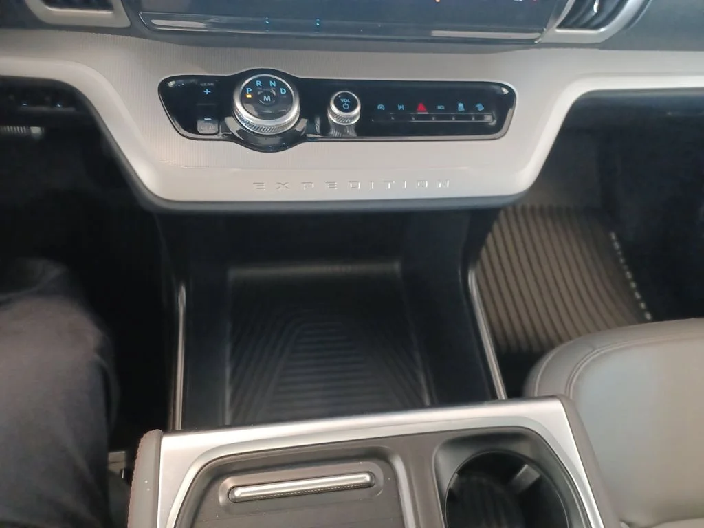 2025 Ford Expedition Active - Photo 30