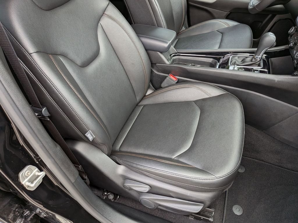 Used 2024 Black Jeep Limited image 24