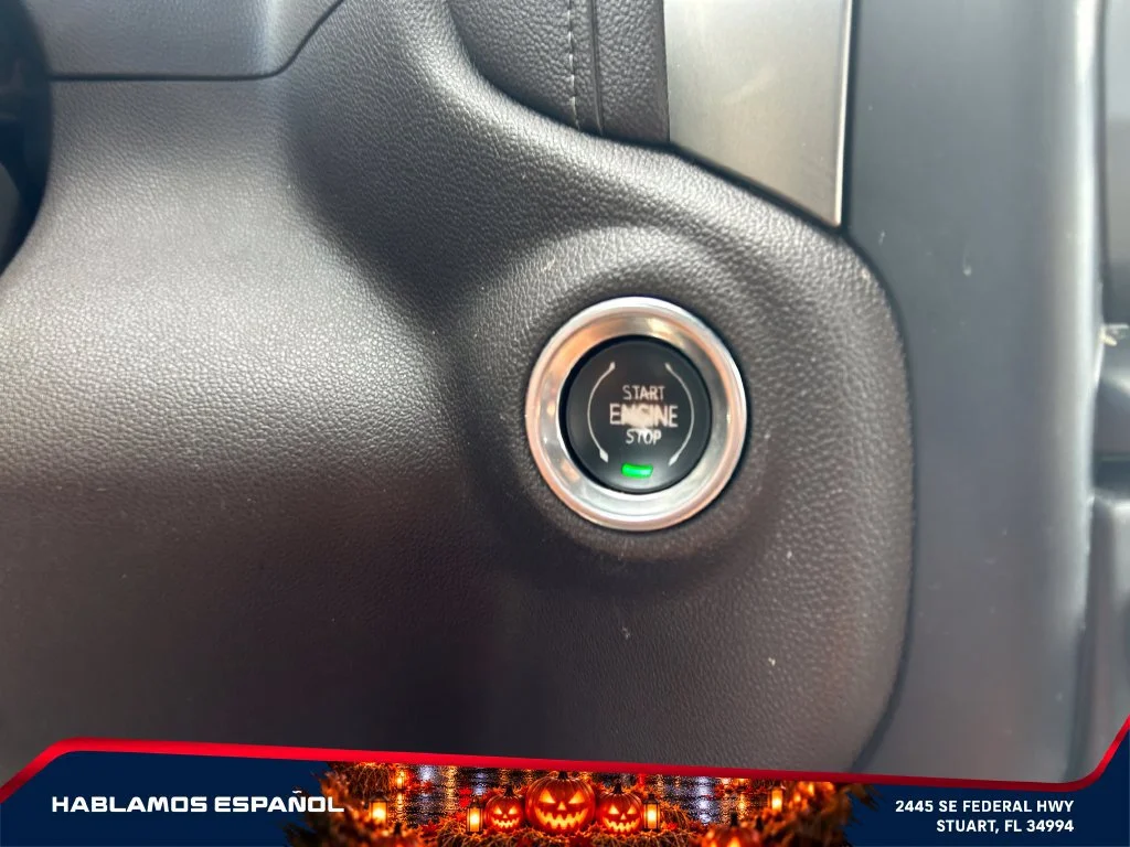 Used 2019 IRIDESCENT PEARL TRICOAT Chevrolet LTZ image 29