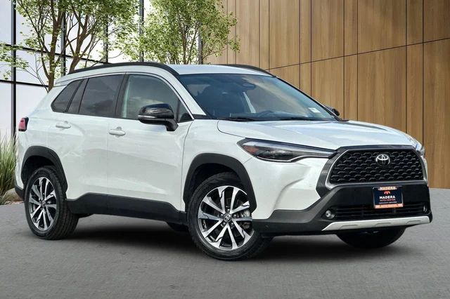 2025 Toyota Corolla Cross XLE
