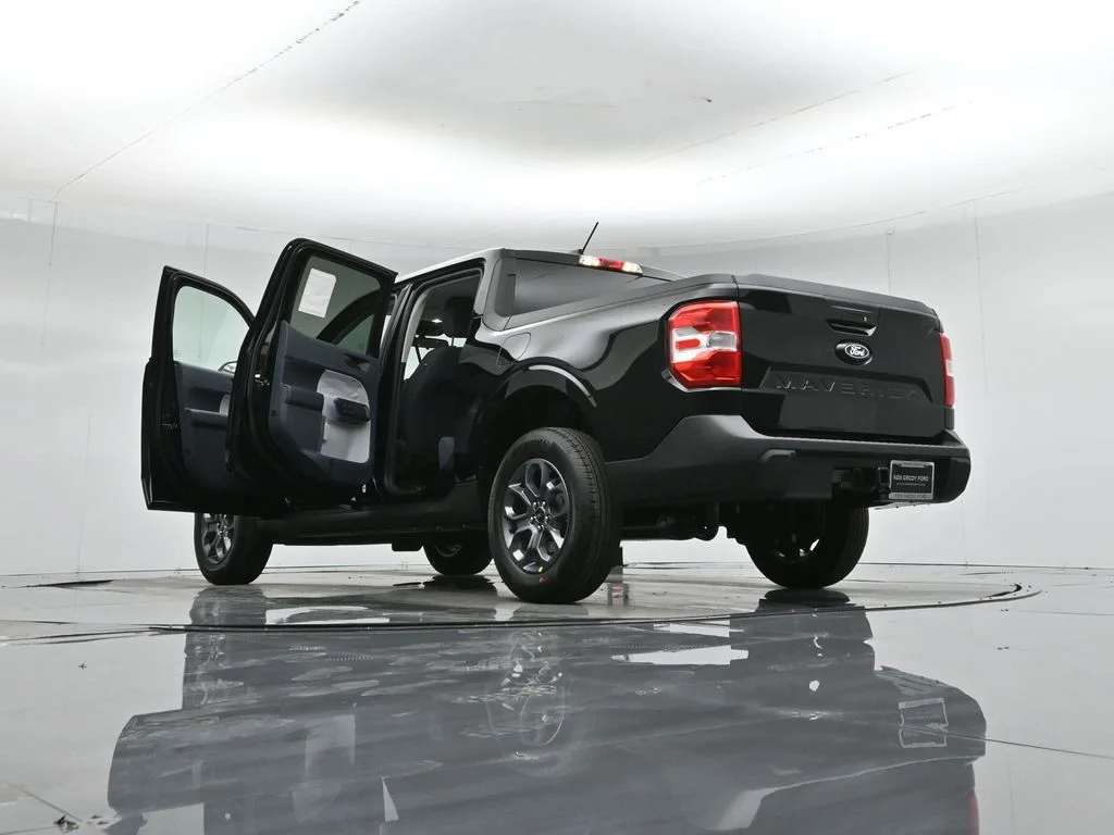 New 2026 Black Ford XLT image 44