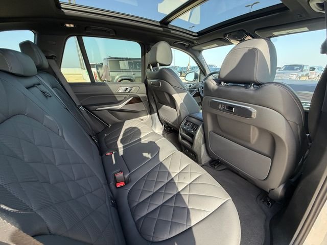 Used 2026 White BMW sDrive40i image 17
