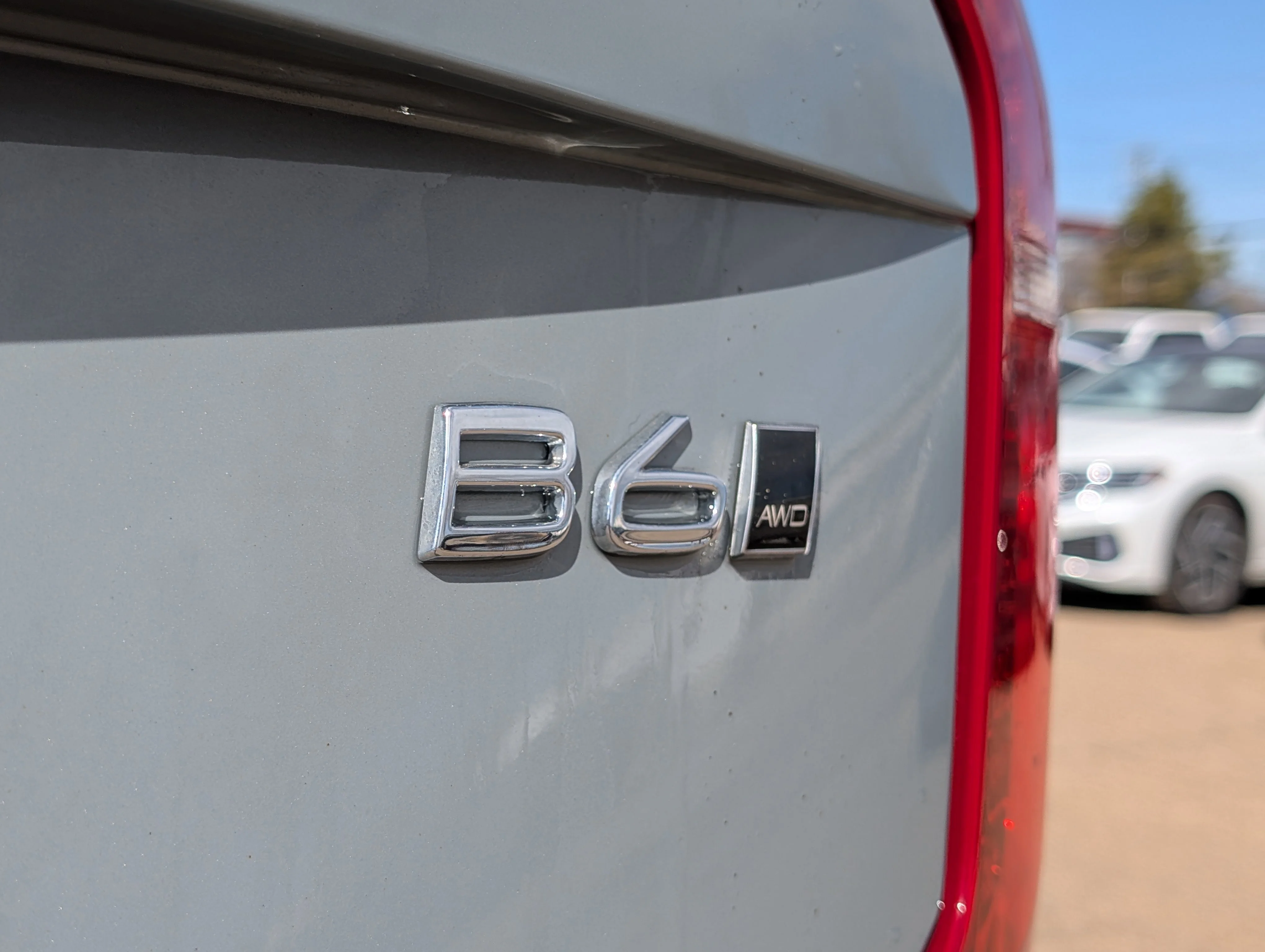 Used 2024 Crystal White Metallic Volvo Plus Bright Theme image 16