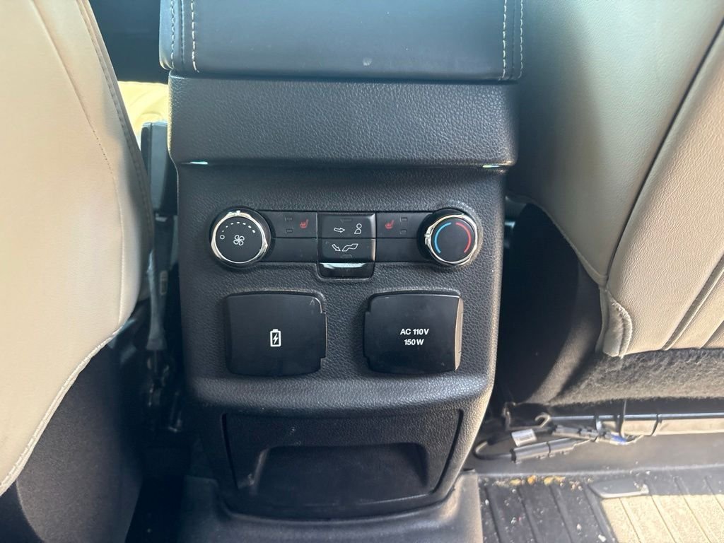 Used 2016 Black Ford Platinum image 39