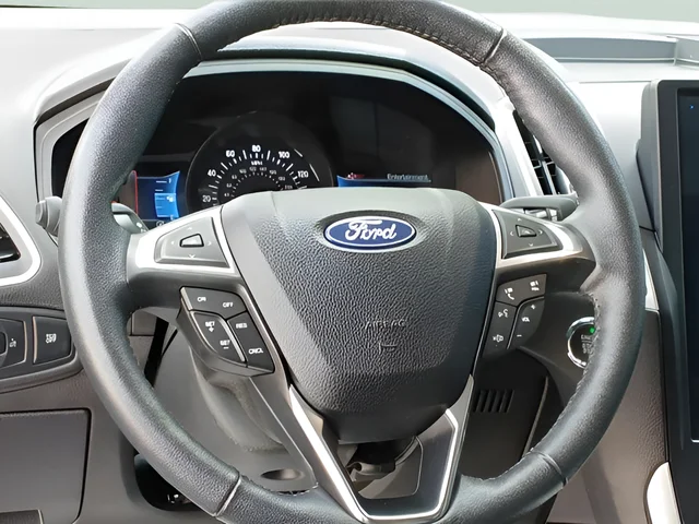 Used 2022 Silver Ford SEL image 9