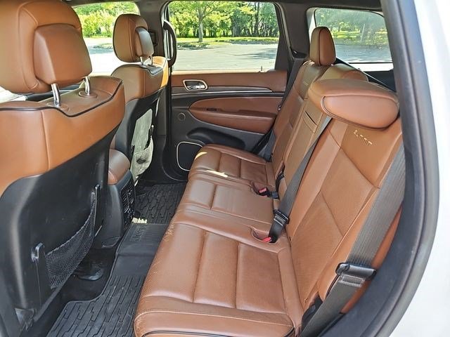 Used 2017 Ivory 3-Coat Jeep Summit image 17